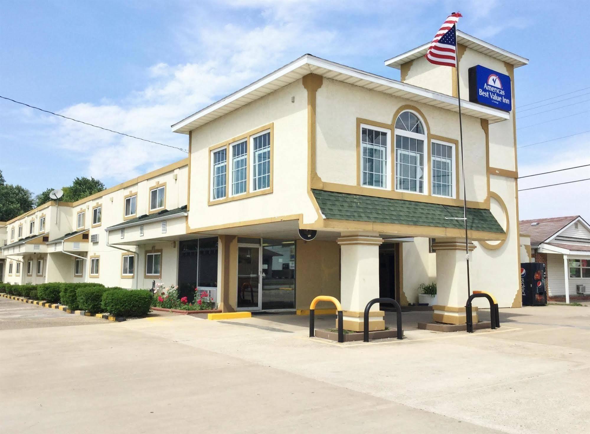 Americas Best Value Inn Macomb Exteriör bild
