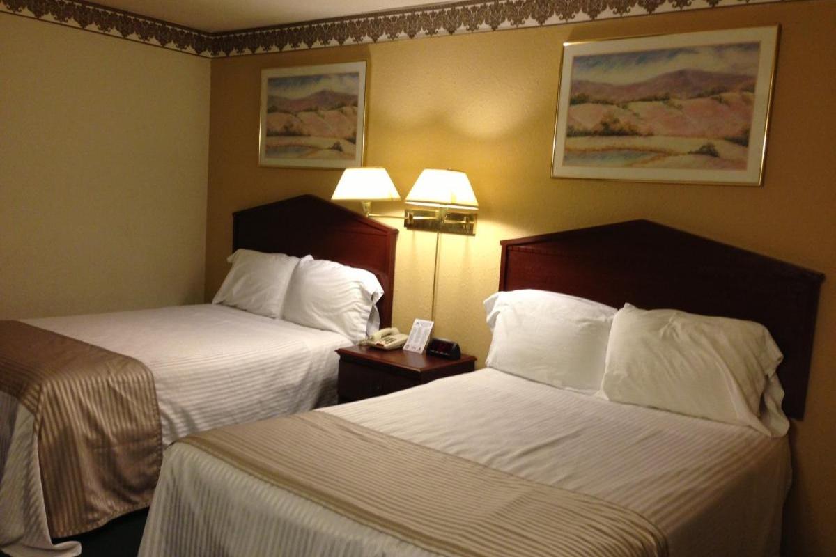 Americas Best Value Inn Macomb Exteriör bild