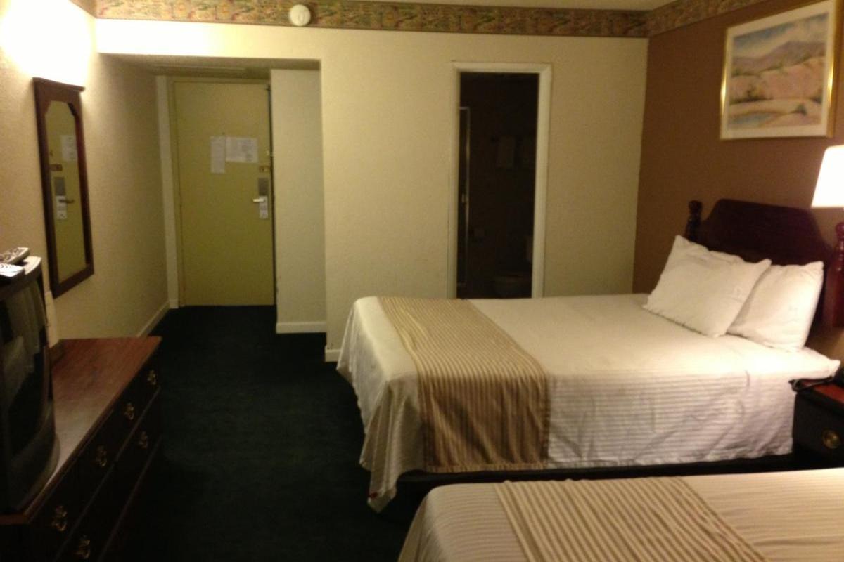 Americas Best Value Inn Macomb Exteriör bild