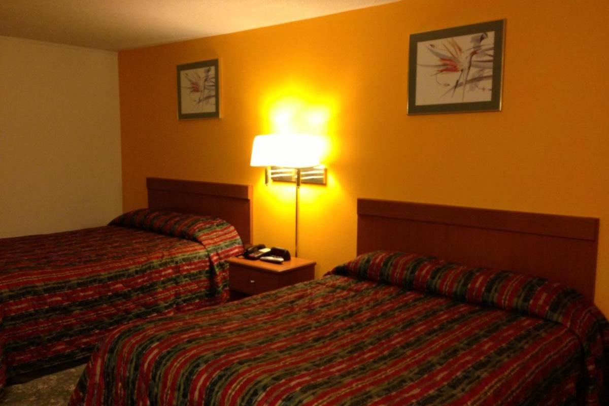 Americas Best Value Inn Macomb Exteriör bild