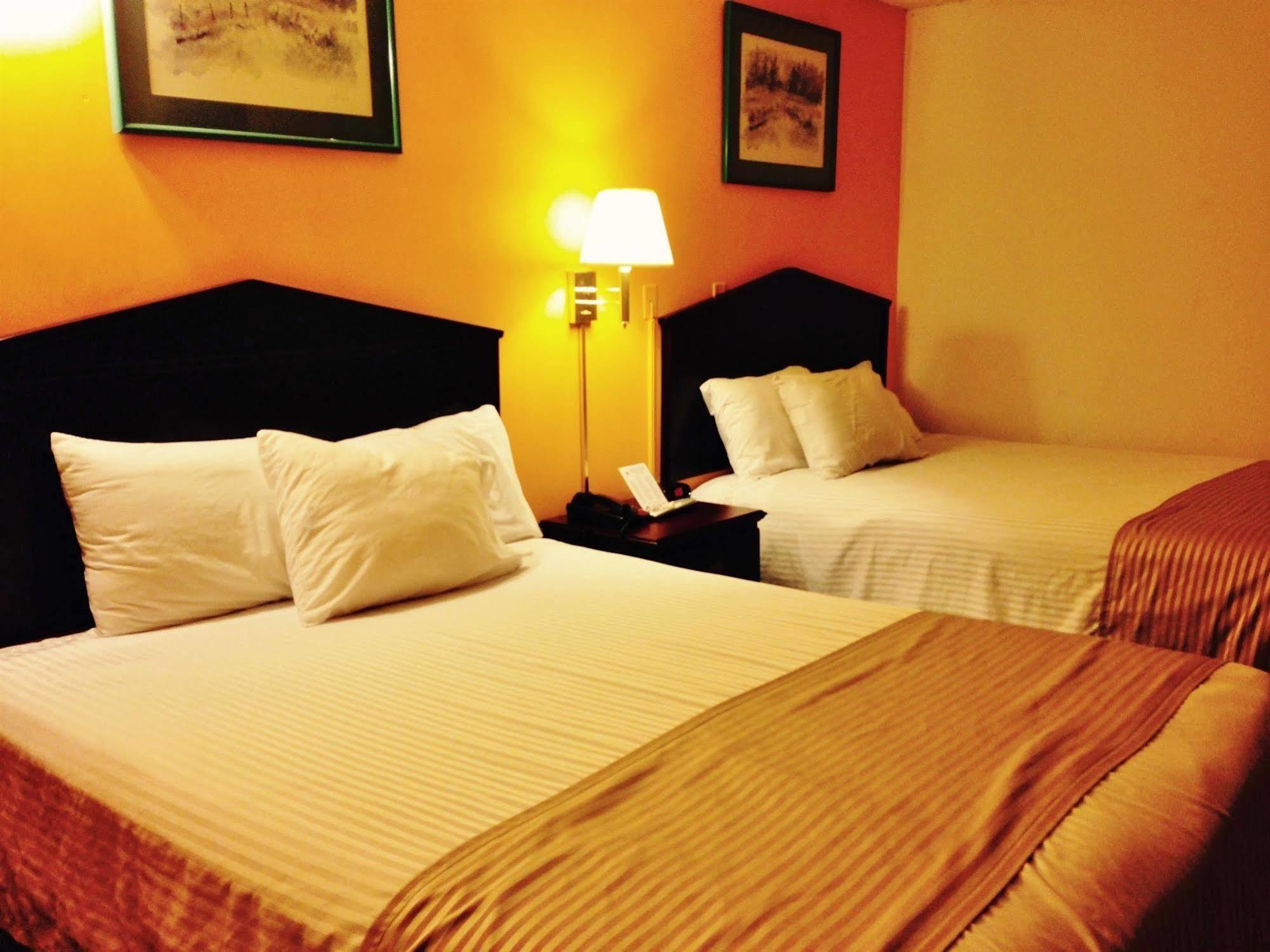 Americas Best Value Inn Macomb Exteriör bild