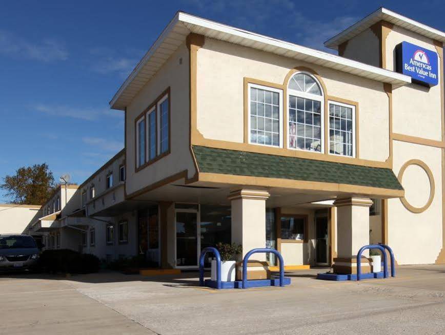 Americas Best Value Inn Macomb Exteriör bild