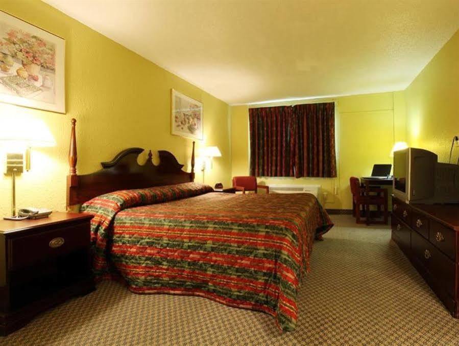 Americas Best Value Inn Macomb Exteriör bild